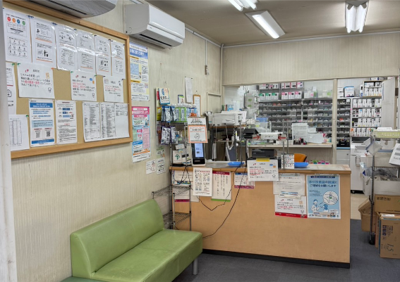 薬局の内装